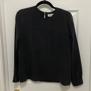 Everlane Black silk tunic top. Keyhole button-back. Size Medium.